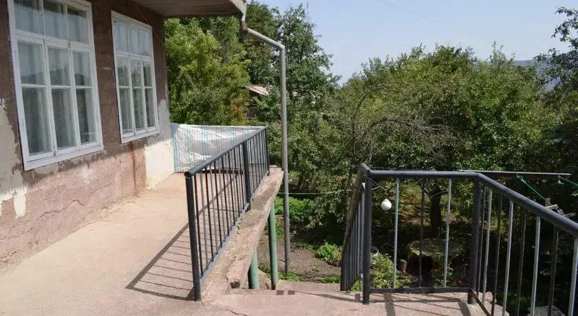 Vazkens Guest House