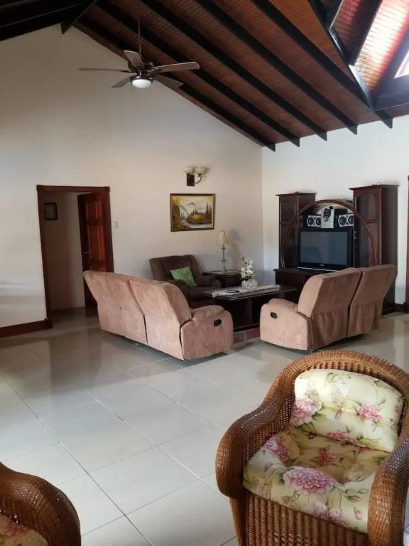 Tropi Isle villa