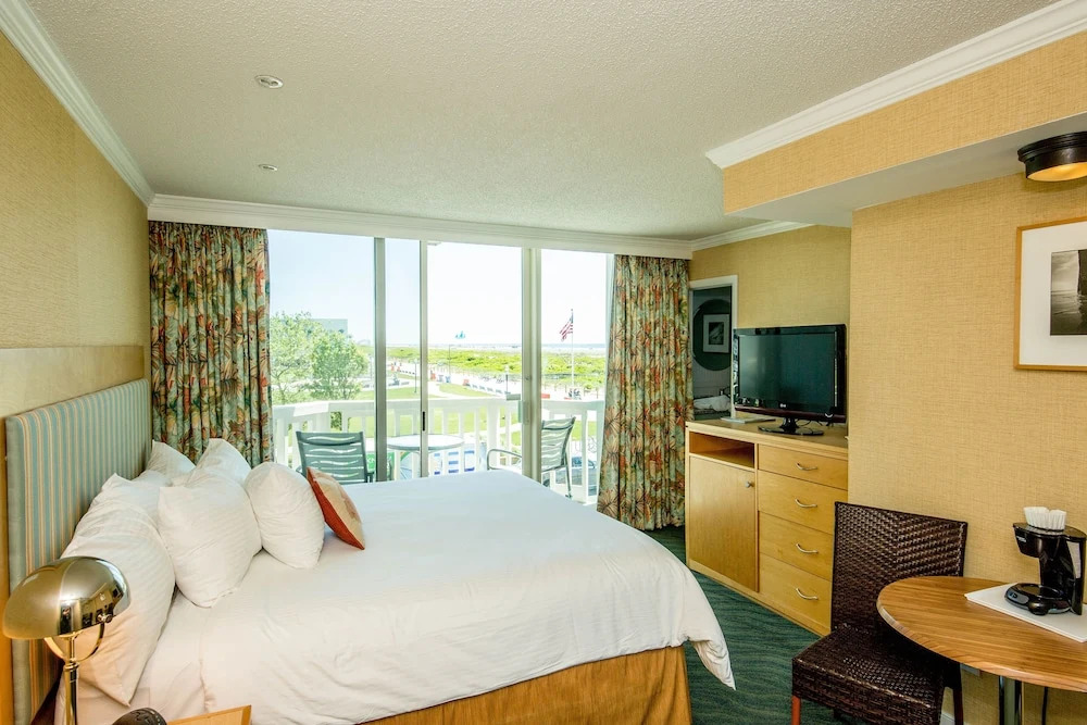 Port Royal Oceanfront Hotel