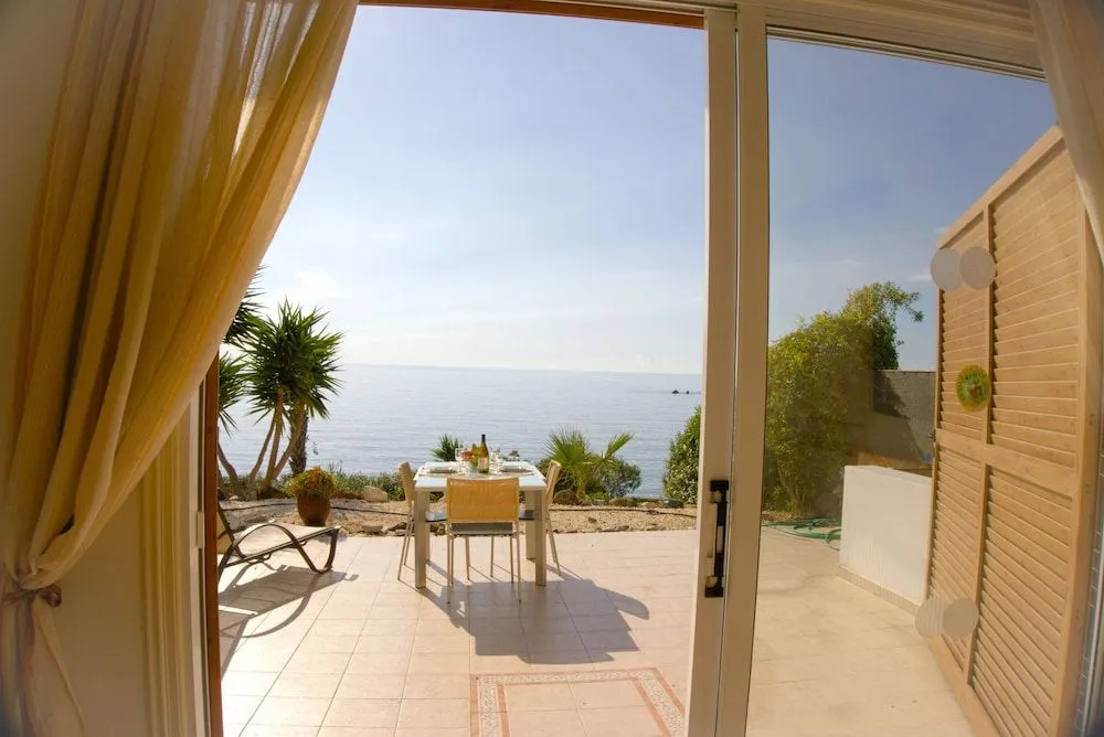 Villa Azura Sunrise by Ezoria Villas