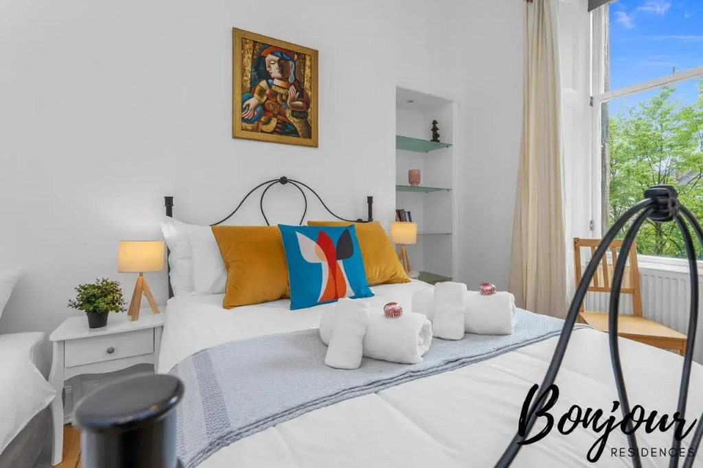Central Cozy 2BR-1BA near Princes Street