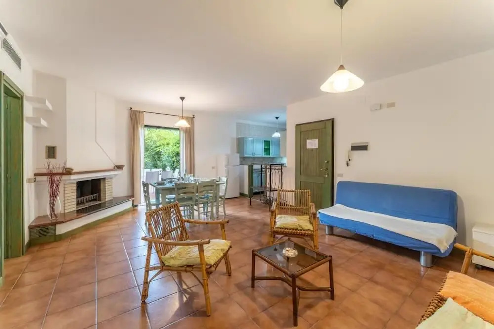 Quaint Residence I Mirti Bianchi 2 Bedroom Apartment Sleeps 6 -trilo 6