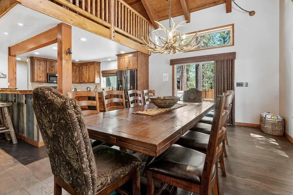 108 - Rustic Ridge Manor