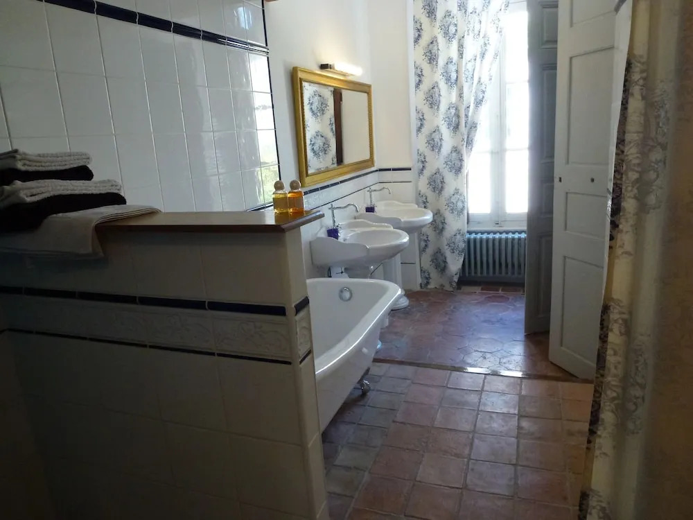 Hotel Coté Cour Chambres dhotes