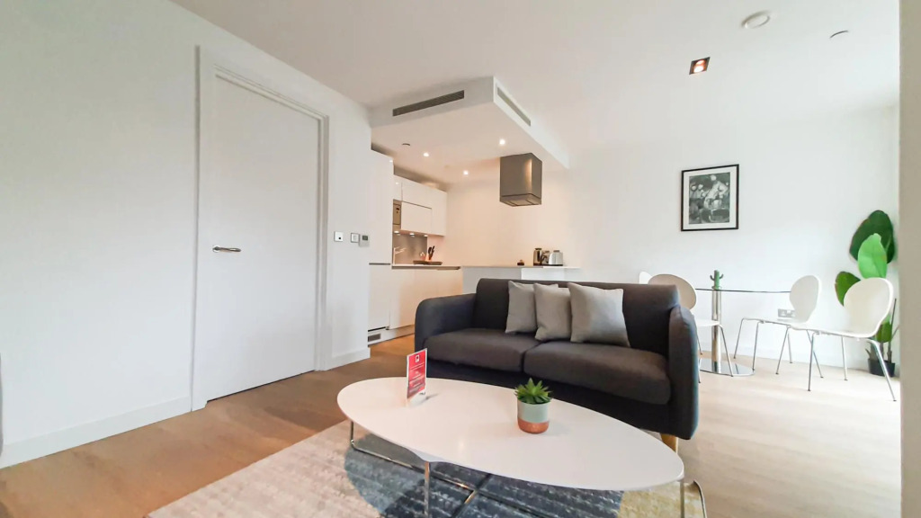 Luxurious One Bed w Balcony in Heart of Shoreditch