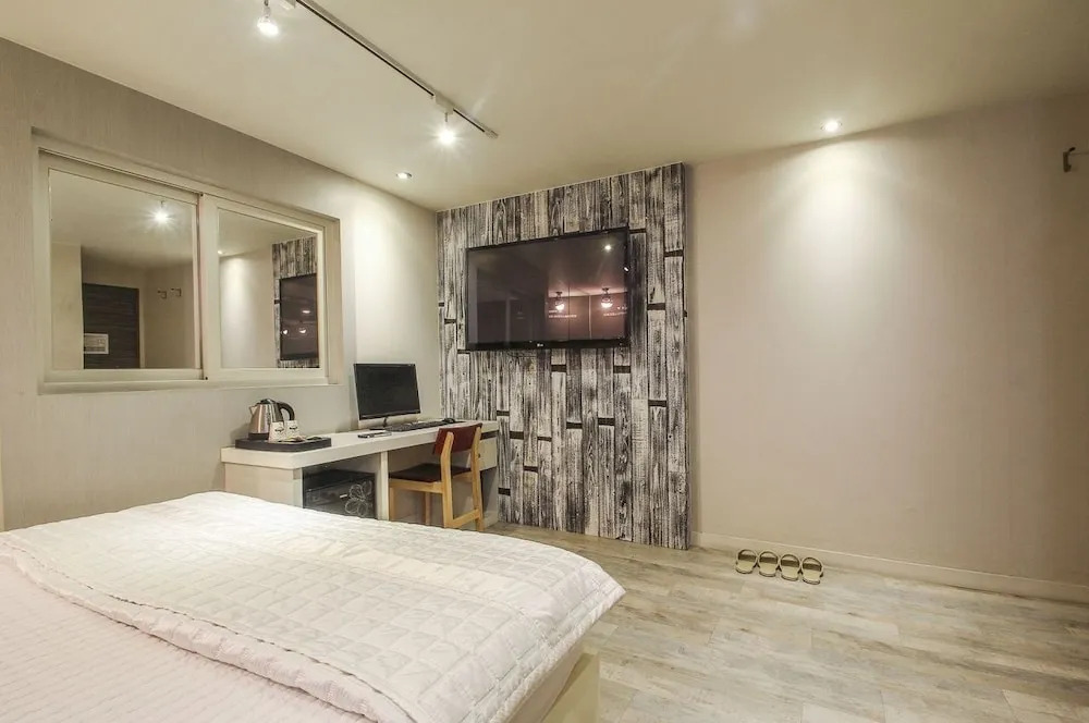 Cube Hotel