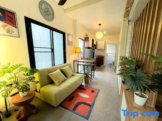 No.1 Tiny Townhouse Near Saturday Night Market 1Bedroom / 1.5Bathroom