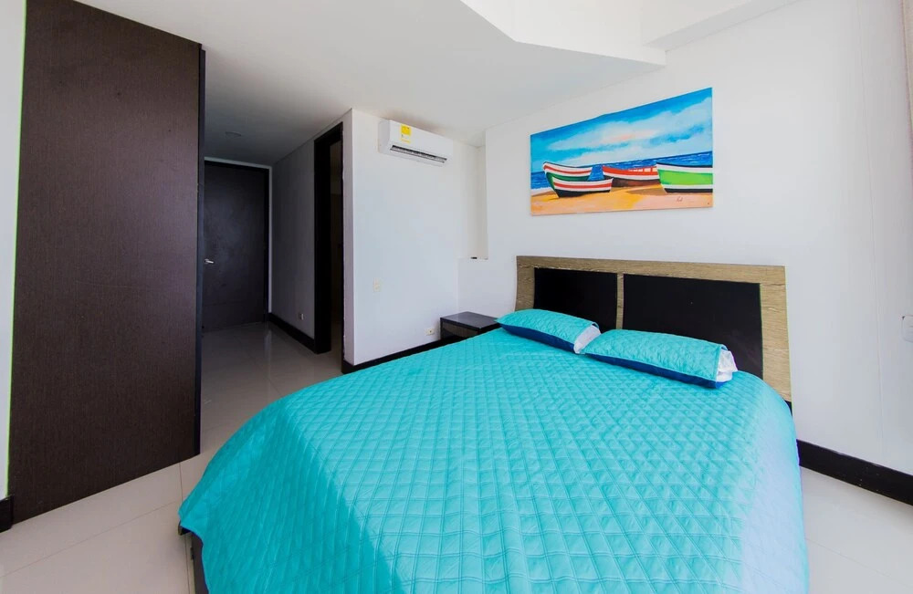 Dream Apartment, Facing the sea