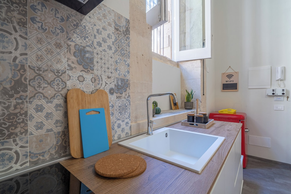 Historic Building Modern Touches - Ortigia
