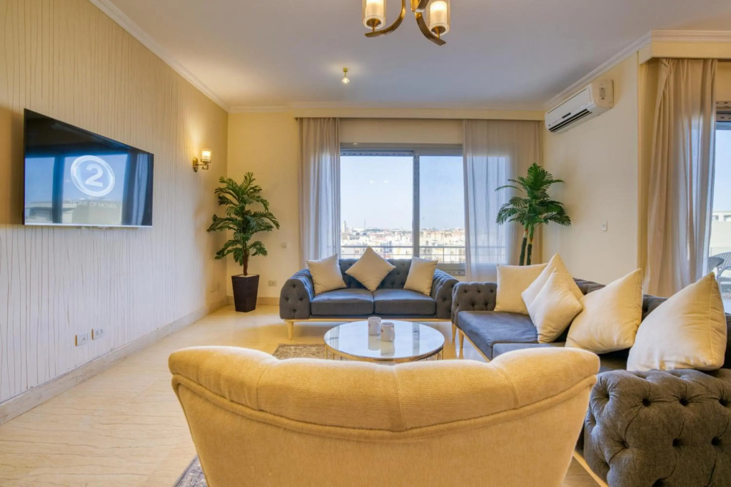Luxurious 1 BR Apartment near Point 90 Mall✯