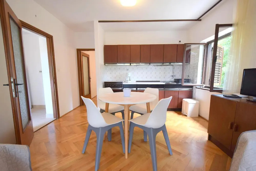 Apartments Ivka-Rozalija near Beach