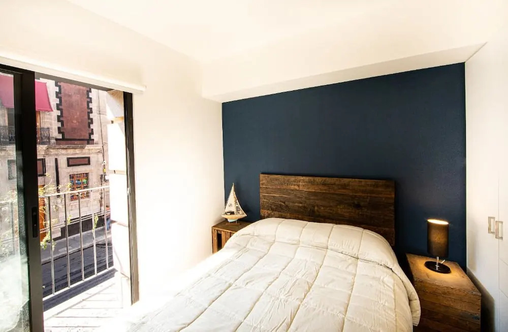 Sophisticated City Center 1 Bdrm Apartment 5 Stars