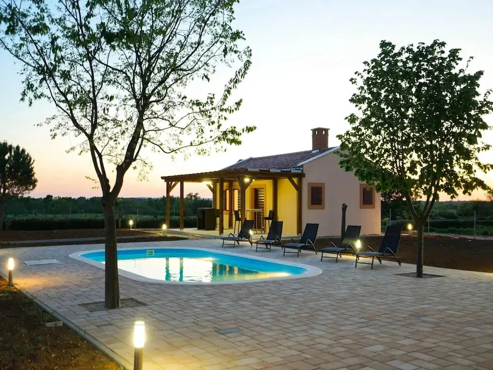 Holiday Home in Prkos With Private Pool