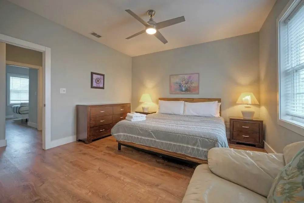 Ridley Retreat Community Pool, Mins to the Beach Corpus Christi + Port A