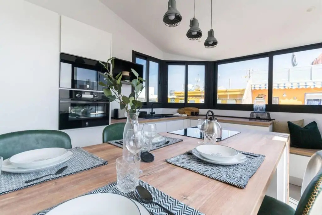 City center Terrace +2Baths +2Rooms +Free Wifi