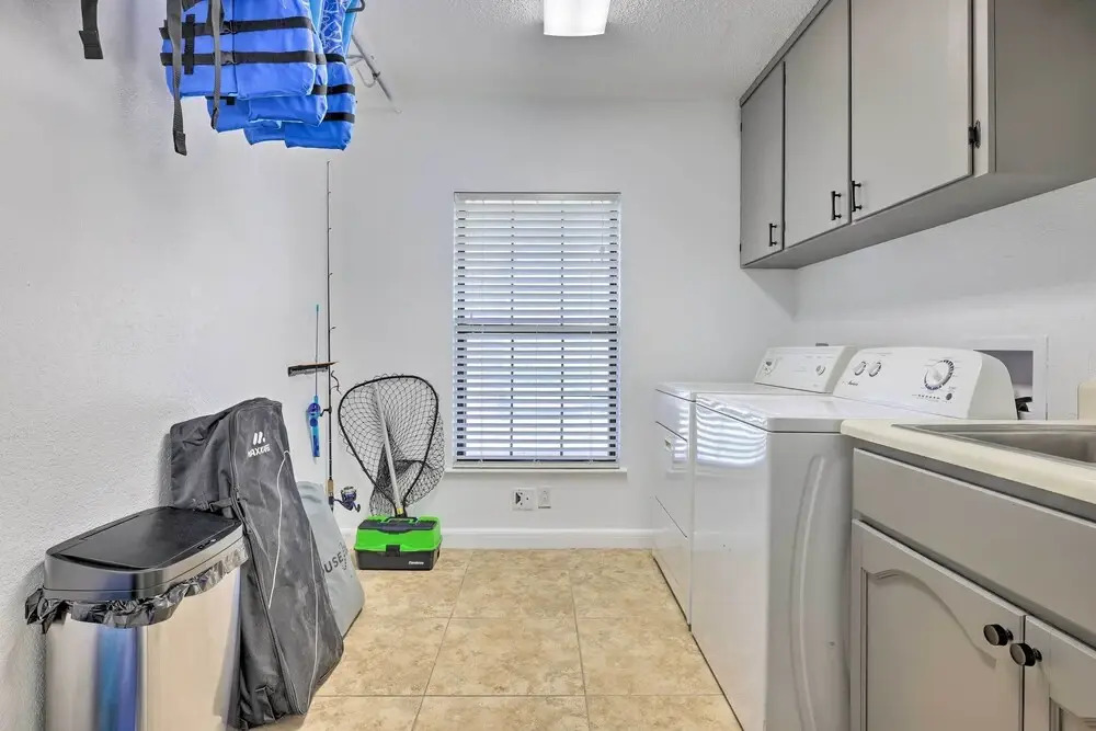 3 Mi to Dtwn! Riverfront Seguin Home w/ Sunroom