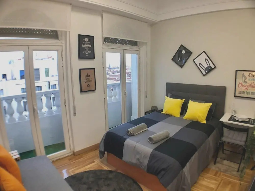Studio in Madrid, With Wonderful City View and Wifi