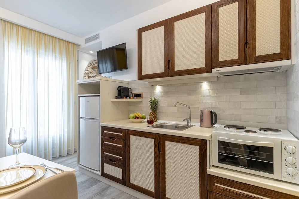 Mariet Naxos Elegant Suites
