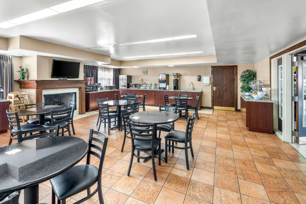 Clarion Inn & Suites Indianapolis Northwest