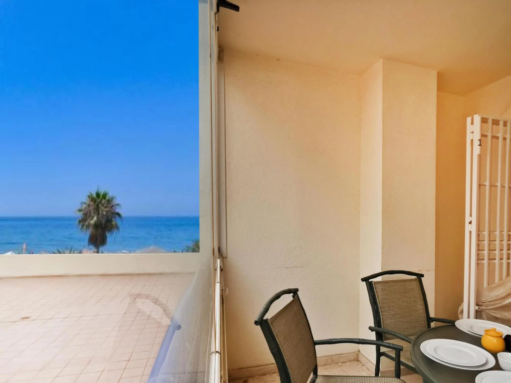 Banana Beach Marbella 4 pax 369