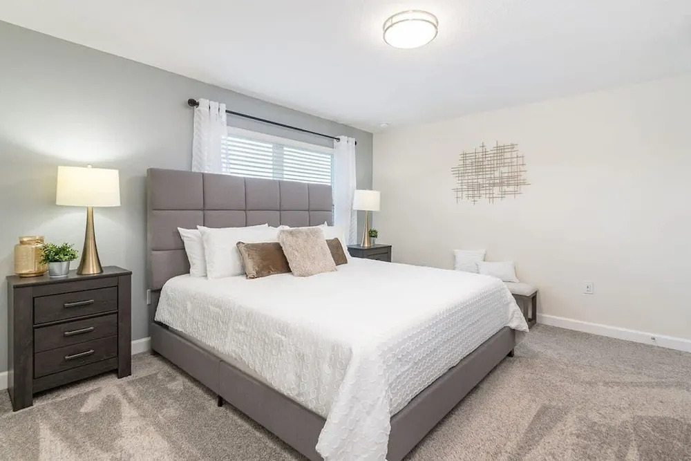 Chic Spacious With Private Pool Ideal Location