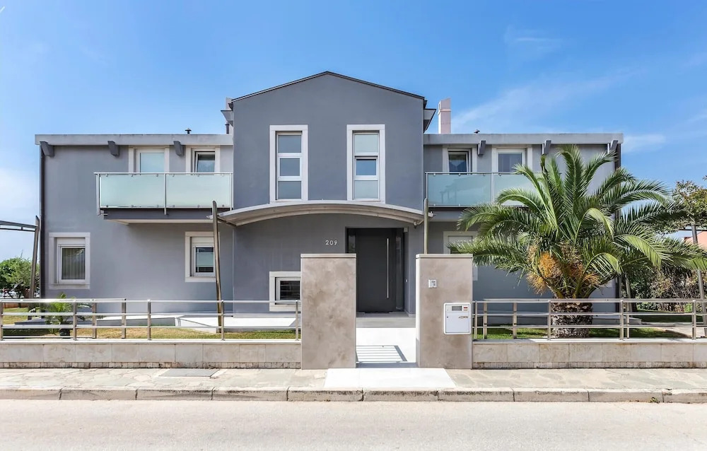 Amazing Apartment in Banjole With Outdoor Swimming Pool, Wifi and 2 Bedrooms