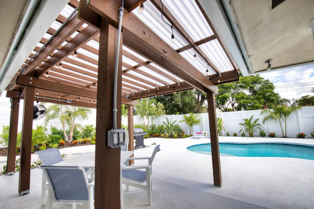 Peaceful, Hot Tub, Near Siesta Key, 3 Bed, 2 Bath