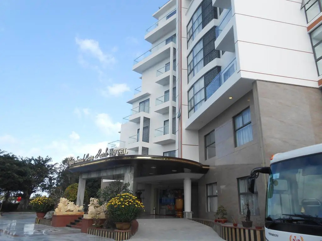 White Sand Cam Ranh Hotel