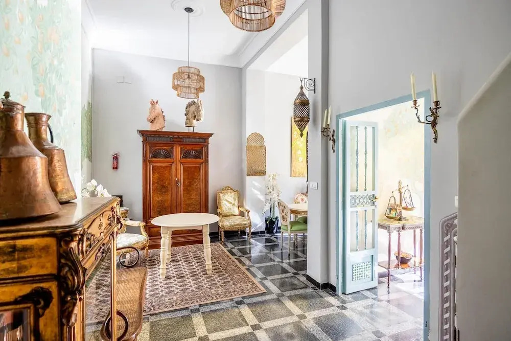 Cheerful 6 Bedroom House in Seville With Terraces