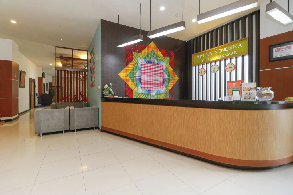 RedDoorz Plus near Pantai Losari