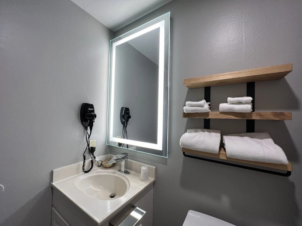 La Mirage Inn - Hollywood