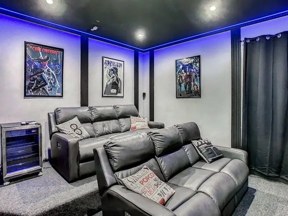 Retro Game Room Private Pool Home By Disney 7 Bedroom Home by RedAwning