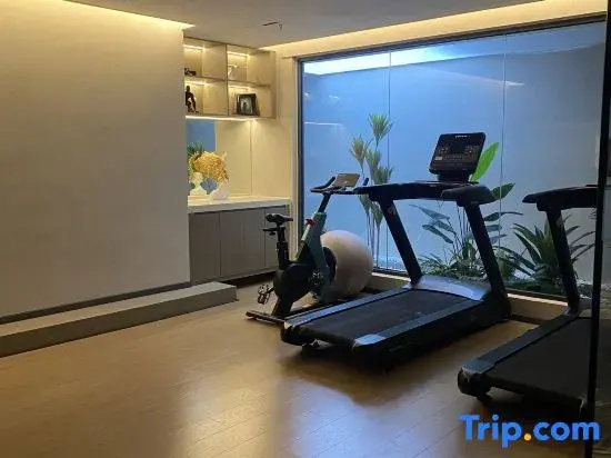 Yizhi Hotel Shamian Island Pearl River Night CruiseWharf Yongqingfang Huangsha Metro Free Deliver Service toCanton Fair ComplexDuring Canton FairPeriod