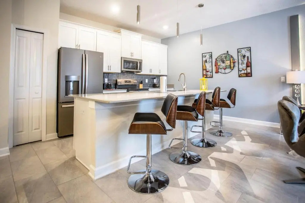 Splendid Four Bedroom Close To Disney w/ Pool 4987