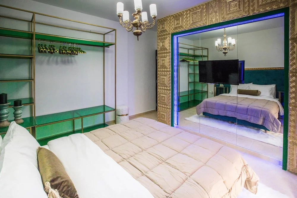 GOLD RESIDENCES - parking , central suites