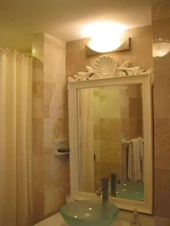 Royalton Suites