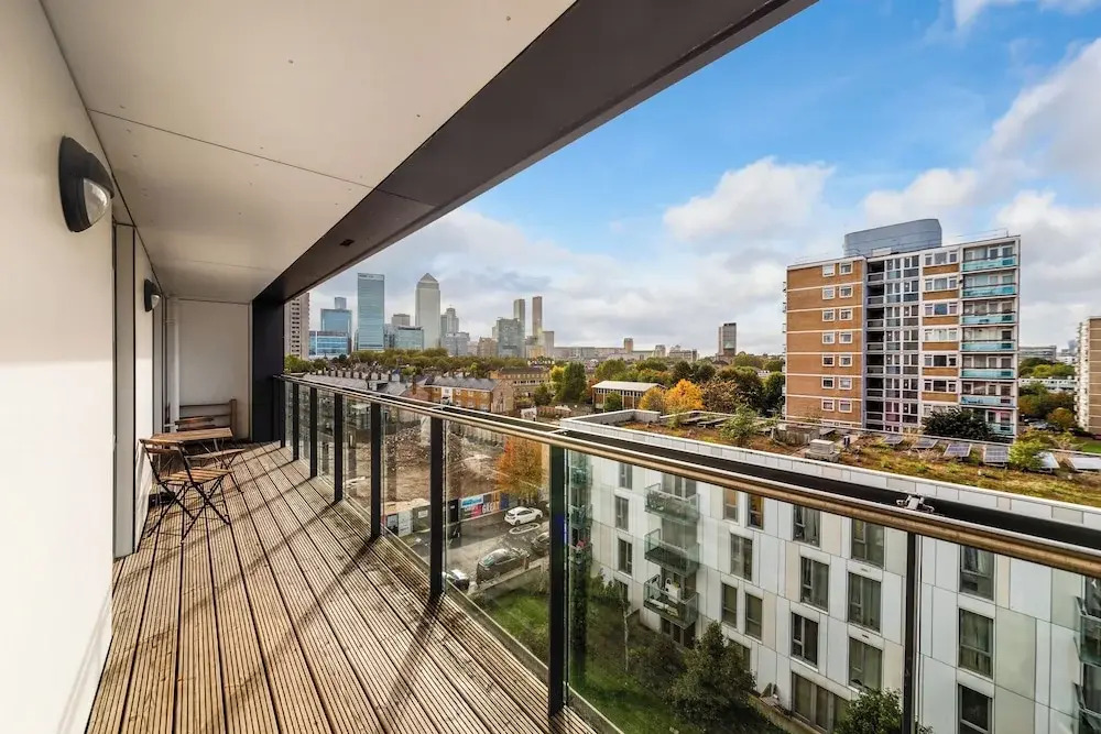 Luxury 2 bed Apartment in Canary Wharf - Free Wifi