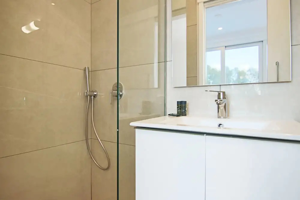 Phaedrus Living: Seaside Deluxe Flat Harbour 107