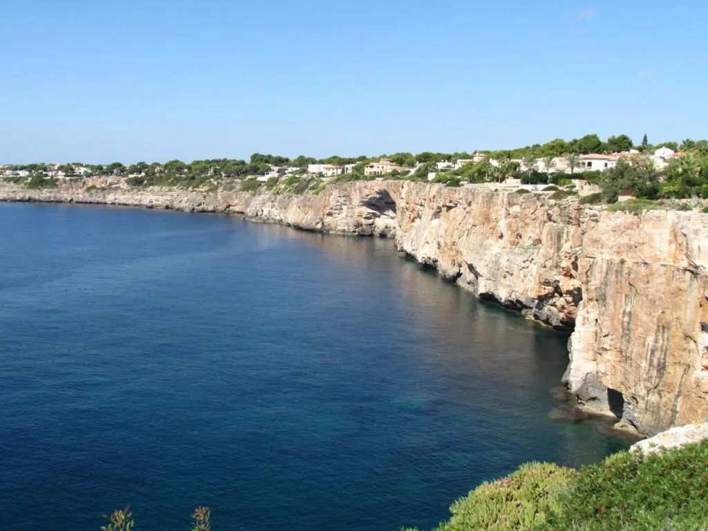 VILLA HELIOS Villa en Cala Pi con vistas despejadas