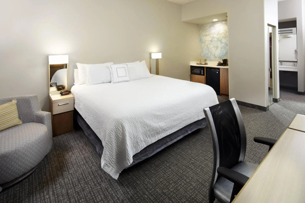 Courtyard by Marriott Detroit Brighton
