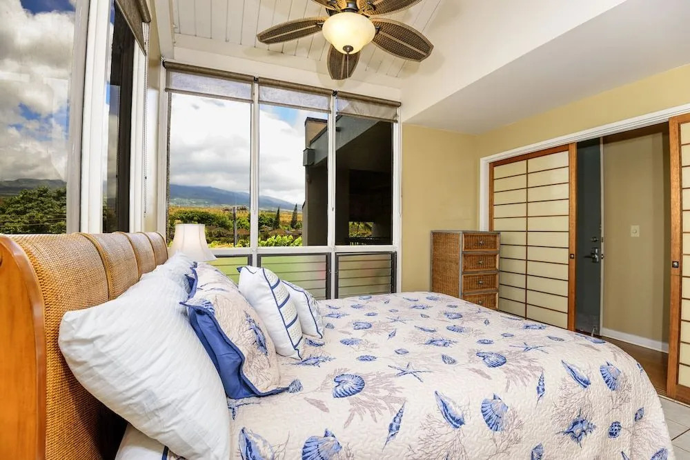 Hale Mahina B401 by RedAwning
