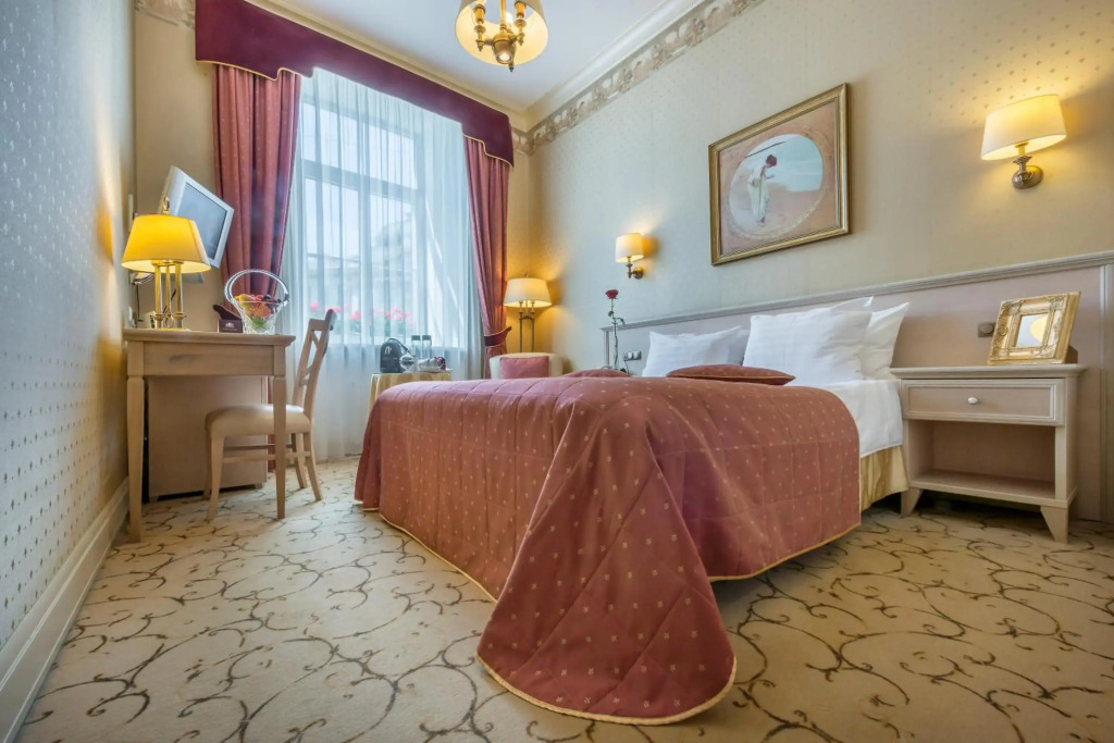 Отель и ресторан IMPERIAL (бывший Ramada)