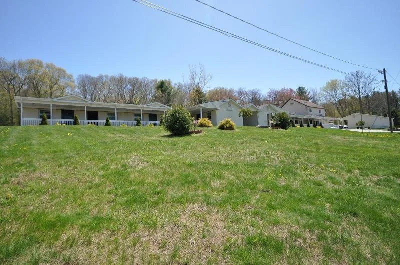 Chaplin Inn & Suites