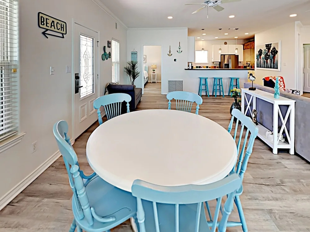 MR193 Breezy Palms - 3 Br Home