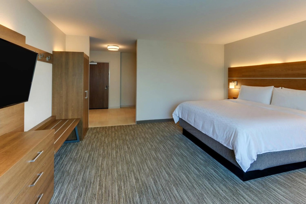 Holiday Inn Express & Suites - Roanoke - Civic Center