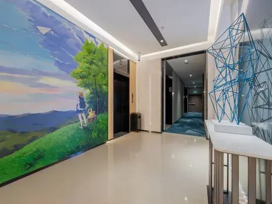 Zijing Jiahong Hotel (Zhaoqing Railway Station Xinghu Scenic Area)