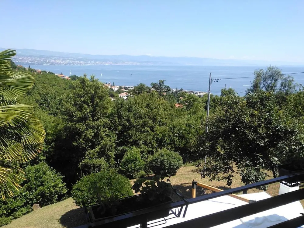 Lovely Apartment in Ičići with Balcony