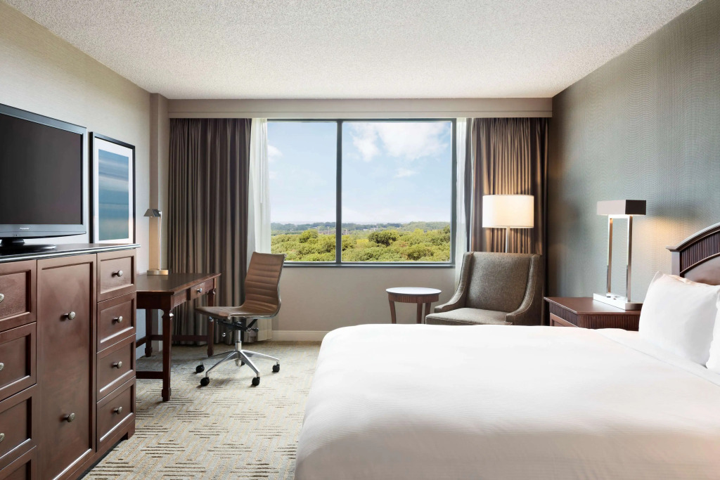 Hilton East Brunswick