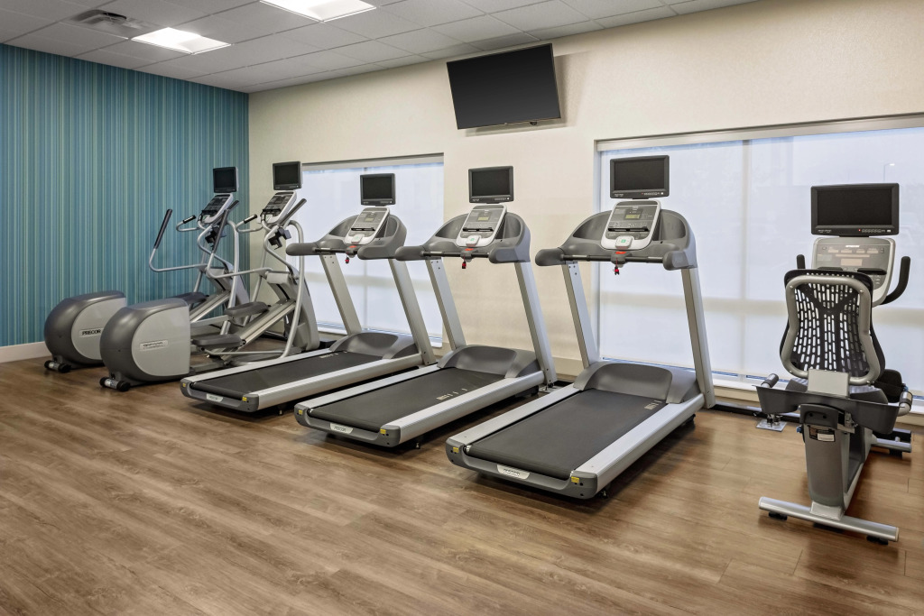 Holiday Inn Express & Suites - Madison by IHG
