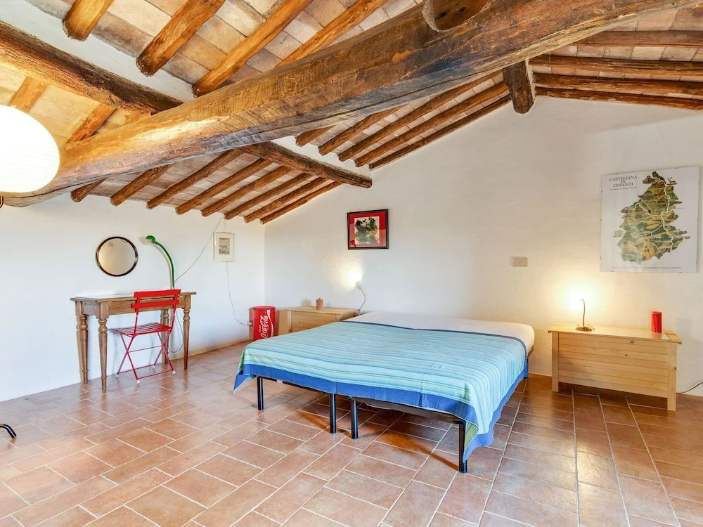 Lovely Holiday Home in Castellina in Chianti With Garden